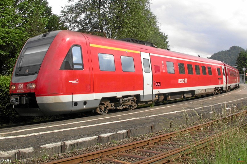 Bahn 258.jpg - Der Verbund 612 004 und 612 150 bei der Ausfahrt aus Fischen.